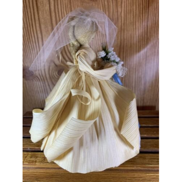 EUC Vtg Nan’s corn husk dolls, Bride W/bouquet, 1991, Lace, Curled Hair, Unique - Picture 5 of 11